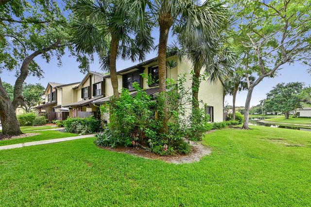 4587 Carambola Circle S 27218, Coconut Creek, FL 33066