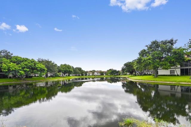 4587 Carambola Circle S 27218, Coconut Creek, FL 33066