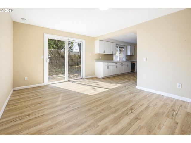 1885 Sw 216TH Ave, Beaverton, OR 97003