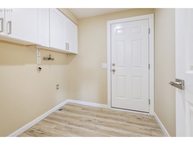 1885 Sw 216TH Ave, Beaverton, OR 97003