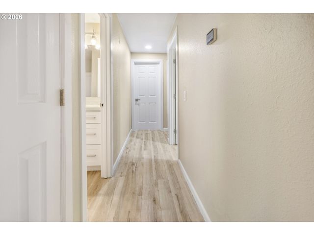 1885 Sw 216TH Ave, Beaverton, OR 97003