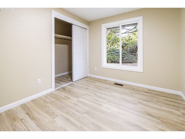 1885 Sw 216TH Ave, Beaverton, OR 97003