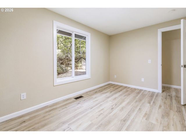 1885 Sw 216TH Ave, Beaverton, OR 97003
