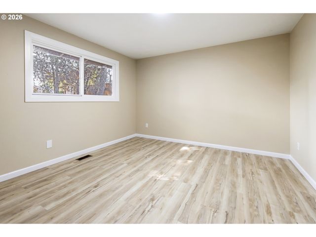 1885 Sw 216TH Ave, Beaverton, OR 97003