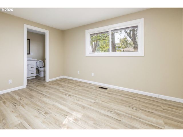 1885 Sw 216TH Ave, Beaverton, OR 97003