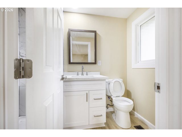 1885 Sw 216TH Ave, Beaverton, OR 97003