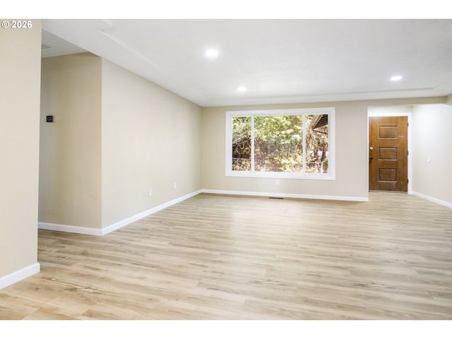 1885 Sw 216TH Ave, Beaverton, OR 97003