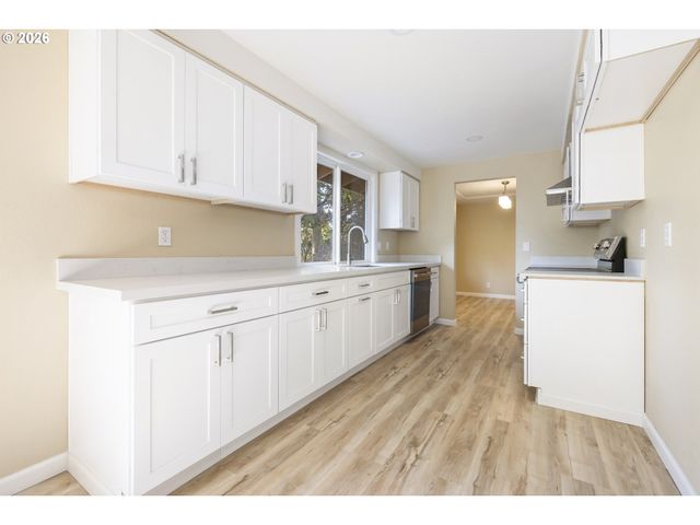 1885 Sw 216TH Ave, Beaverton, OR 97003