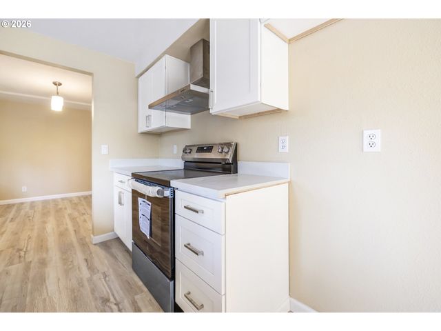 1885 Sw 216TH Ave, Beaverton, OR 97003