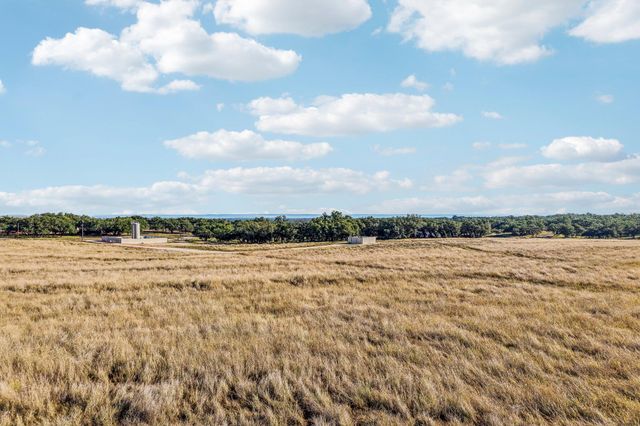 2124 Old Marble Falls RD, Round Mountain, TX 78663