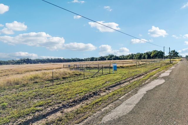 2124 Old Marble Falls RD, Round Mountain, TX 78663