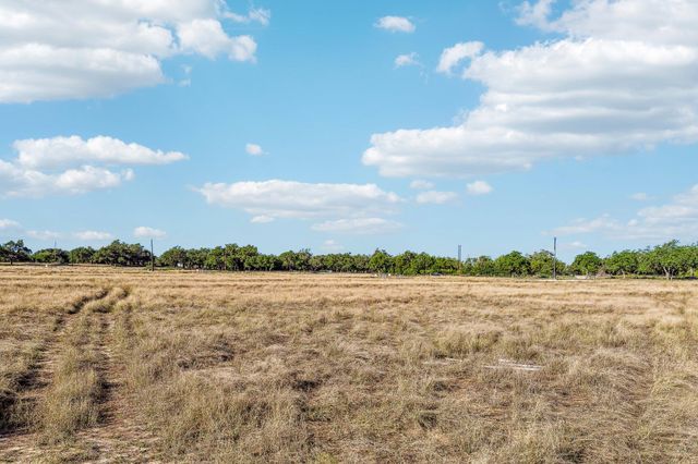 2124 Old Marble Falls RD, Round Mountain, TX 78663