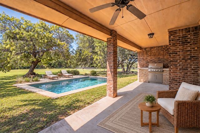112 Meadow Arbor Drive, Weatherford, TX 76085