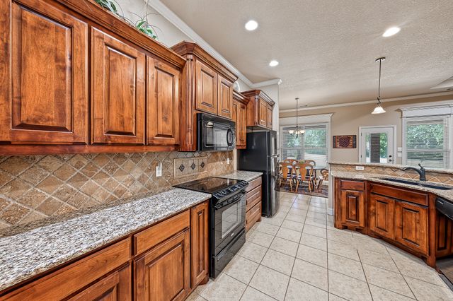 112 Meadow Arbor Drive, Weatherford, TX 76085