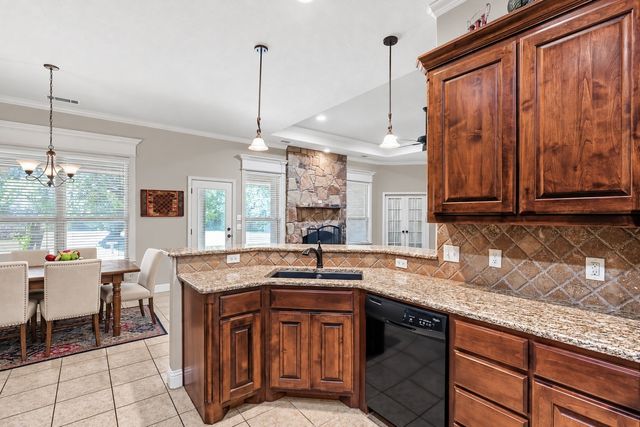 112 Meadow Arbor Drive, Weatherford, TX 76085