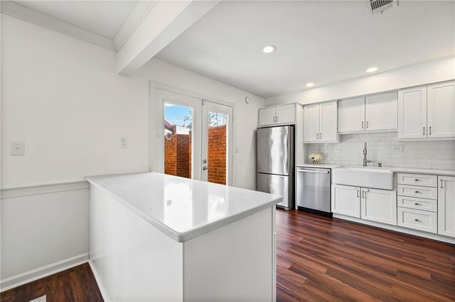 4 Queen Victoria NE Place, Atlanta, GA 30342