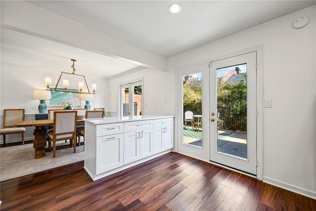 4 Queen Victoria NE Place, Atlanta, GA 30342