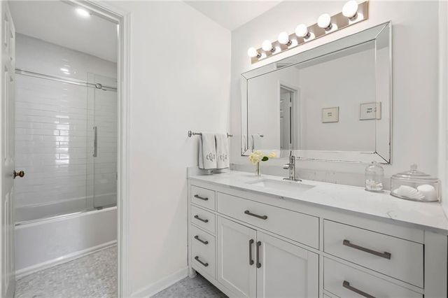 4 Queen Victoria NE Place, Atlanta, GA 30342