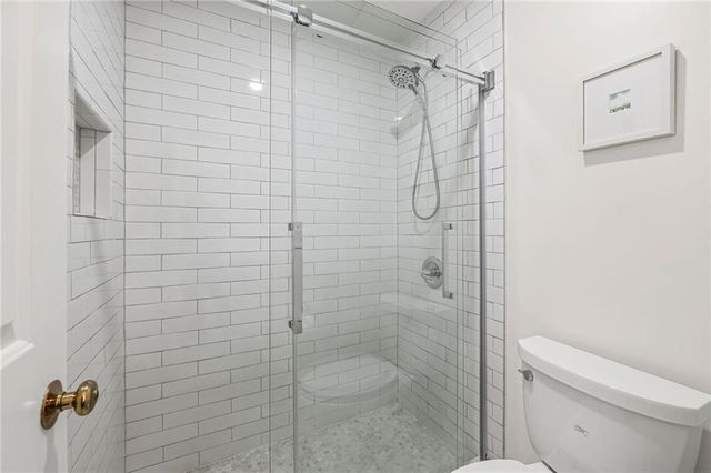 4 Queen Victoria NE Place, Atlanta, GA 30342