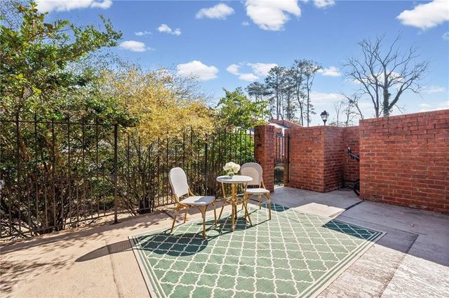 4 Queen Victoria NE Place, Atlanta, GA 30342