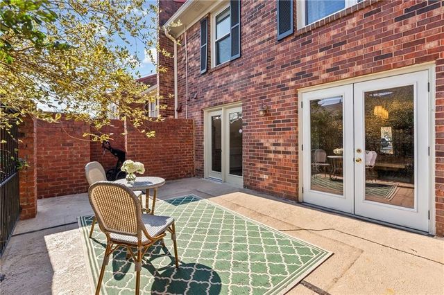 4 Queen Victoria NE Place, Atlanta, GA 30342