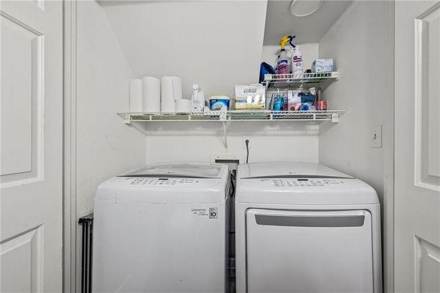 4 Queen Victoria NE Place, Atlanta, GA 30342