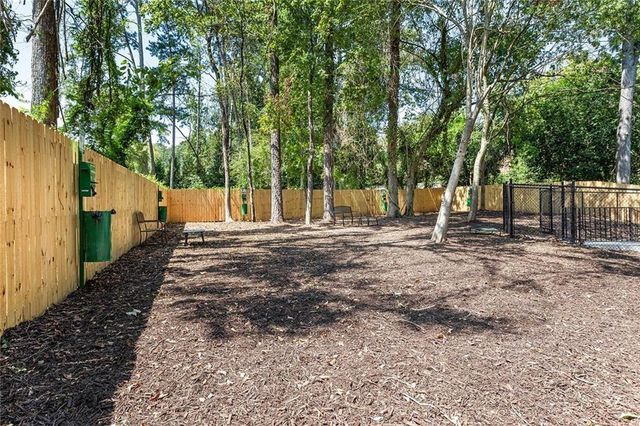 4 Queen Victoria NE Place, Atlanta, GA 30342