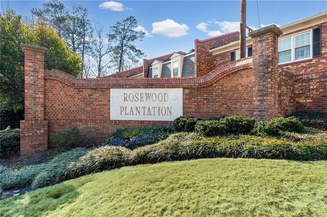 4 Queen Victoria NE Place, Atlanta, GA 30342