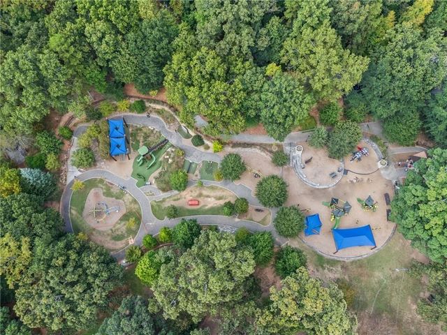 4 Queen Victoria NE Place, Atlanta, GA 30342