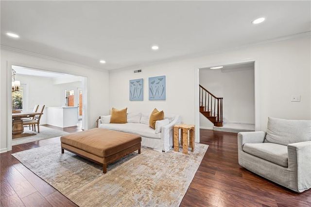 4 Queen Victoria NE Place, Atlanta, GA 30342