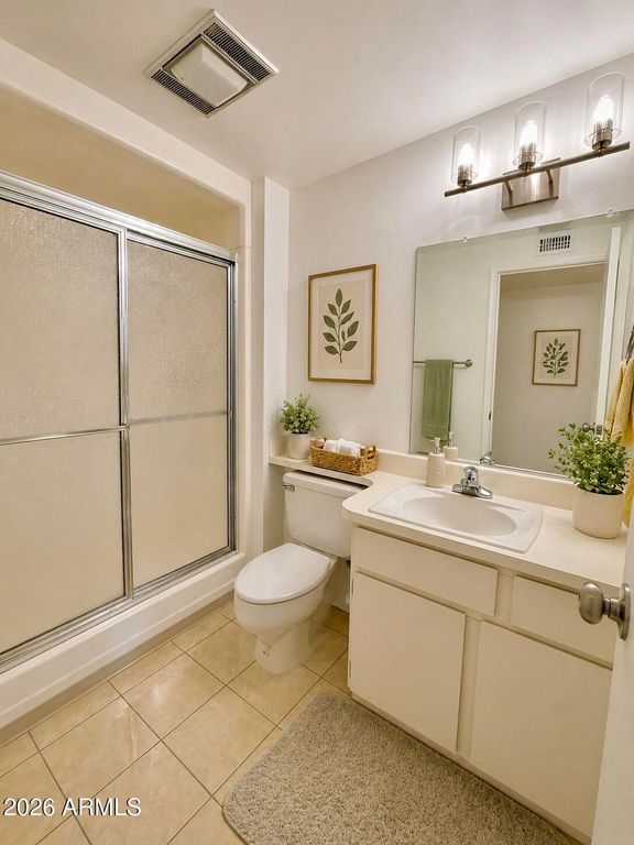 Image 13 of property listing at 17889 N 99TH Drive, Sun City, AZ 85373