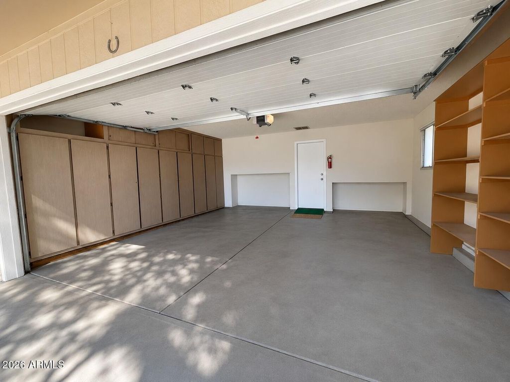 Image 18 of property listing at 17889 N 99TH Drive, Sun City, AZ 85373