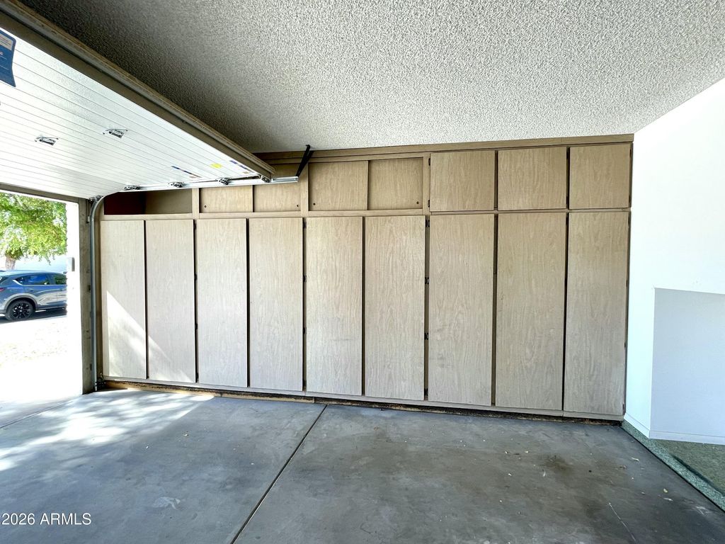 Image 19 of property listing at 17889 N 99TH Drive, Sun City, AZ 85373