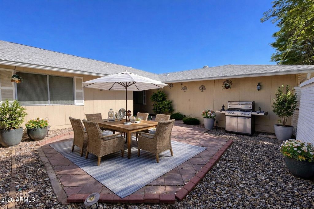 Image 2 of property listing at 17889 N 99TH Drive, Sun City, AZ 85373