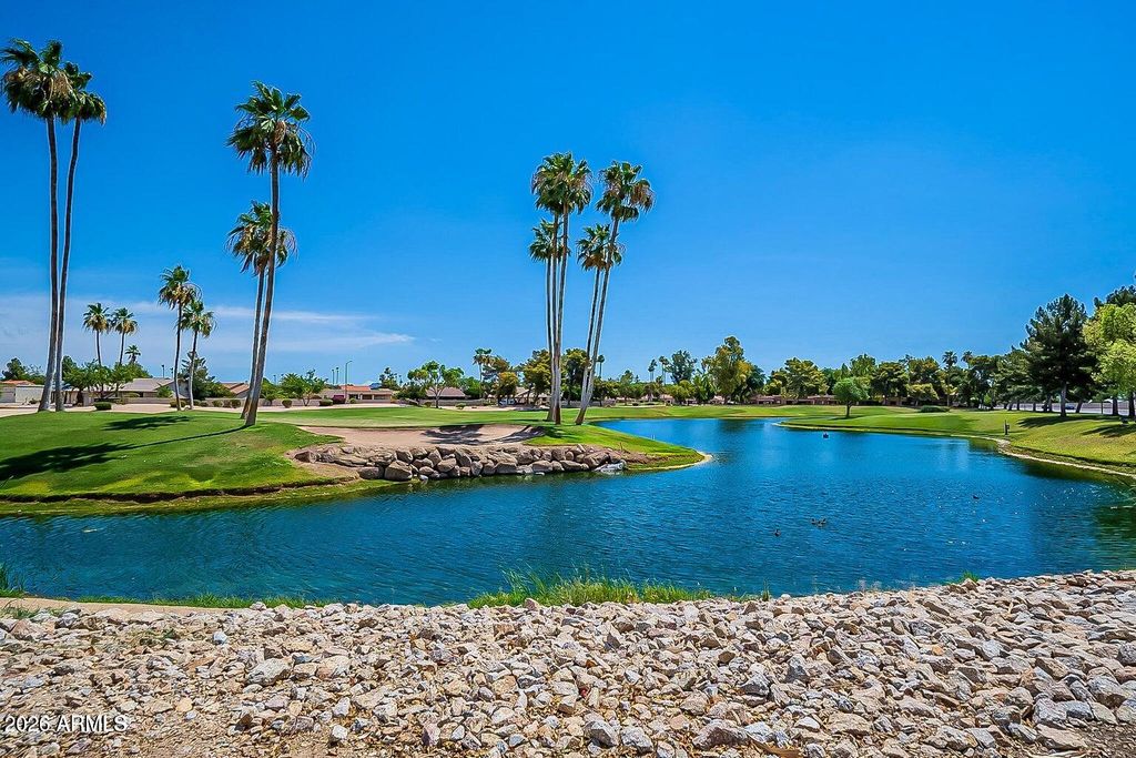 Image 23 of property listing at 17889 N 99TH Drive, Sun City, AZ 85373