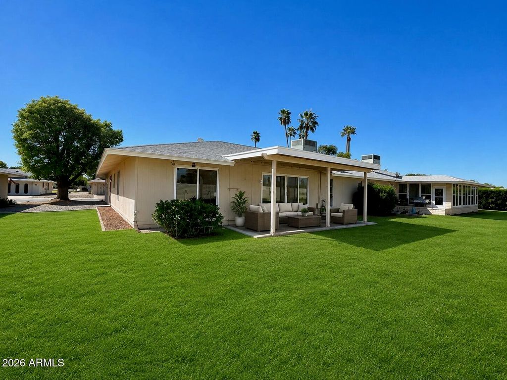 Image 27 of property listing at 17889 N 99TH Drive, Sun City, AZ 85373