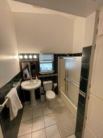 1500 E 2nd ST, Austin, TX 78702