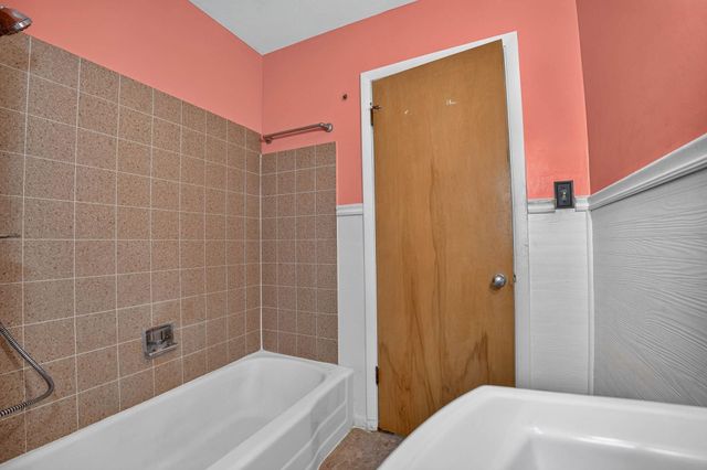 1205 Dorthy Drive, Waterloo, IA 50703