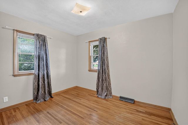 1205 Dorthy Drive, Waterloo, IA 50703