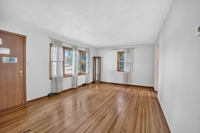 1205 Dorthy Drive, Waterloo, IA 50703