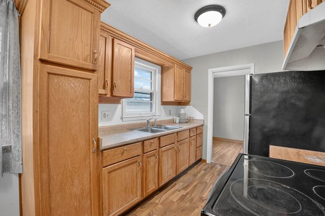 1205 Dorthy Drive, Waterloo, IA 50703