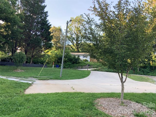 129 Concord Road, Asheville, NC 28803