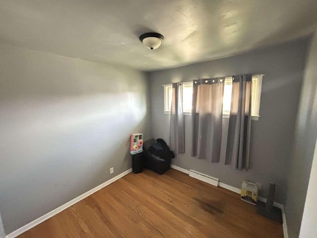 8210 W Winfield AVENUE, Milwaukee, WI 53218