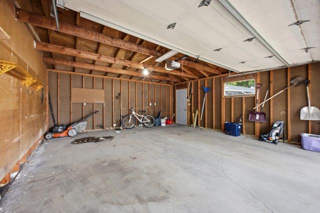 2328 Country Club Parkway, Moorhead, MN 56560
