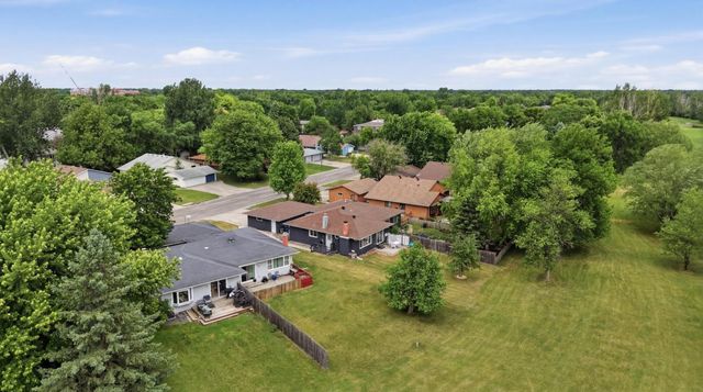 2328 Country Club Parkway, Moorhead, MN 56560