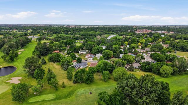 2328 Country Club Parkway, Moorhead, MN 56560