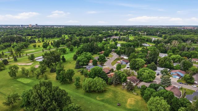 2328 Country Club Parkway, Moorhead, MN 56560
