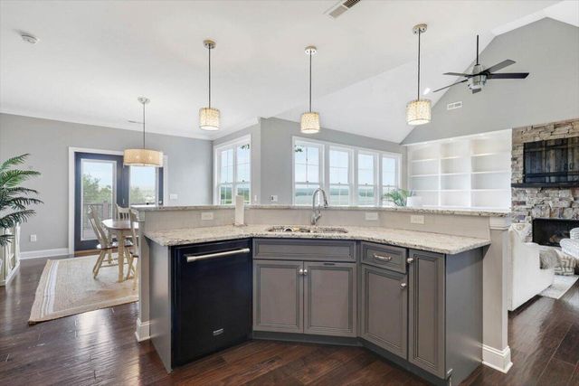 6201 Breezy Hollow Lane, Harrison, TN 37341