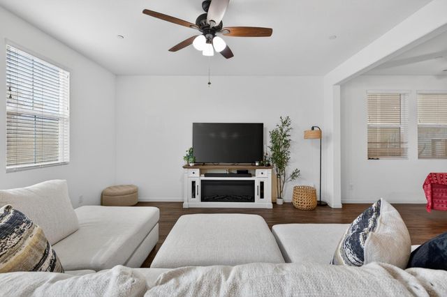 60 Vicenza Dr, Stockton, CA 95209