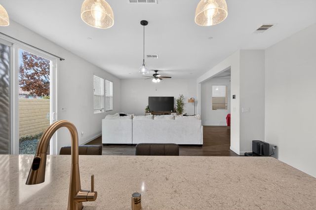 60 Vicenza Dr, Stockton, CA 95209